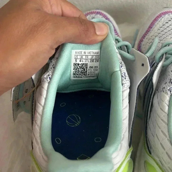 Adidas Women’s ULTRABOOST 1.0 Running SHOES - Picture 7 of 9